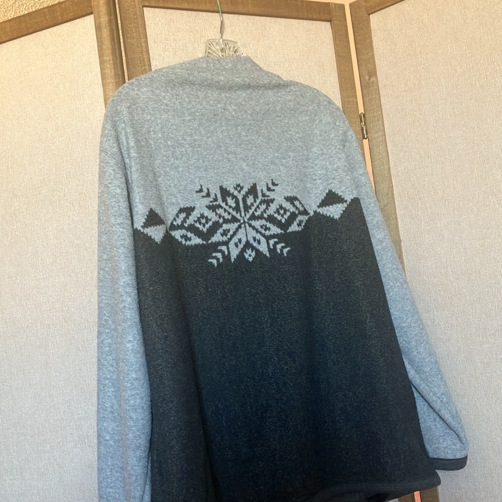 FINAL MARKDOWN Gray Snowflake Sweater large - Picture 3 of 5